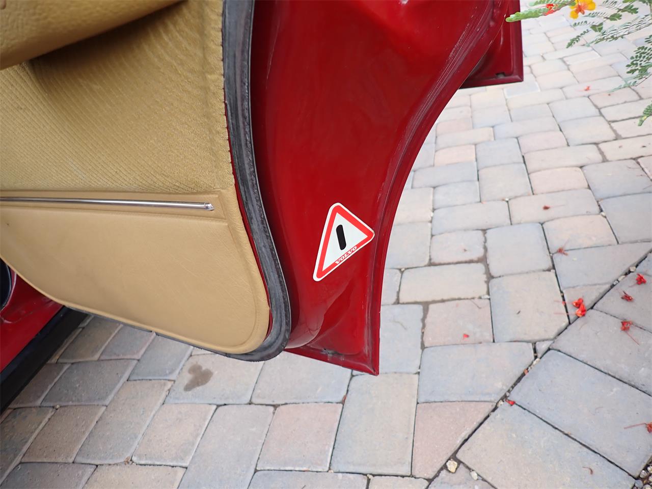 Volvo-240-1987-Red-Beige-4