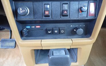 Volvo-240-1987-Red-Beige-5