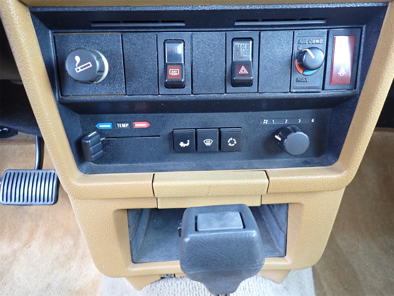 Volvo-240-1987-Red-Beige-5