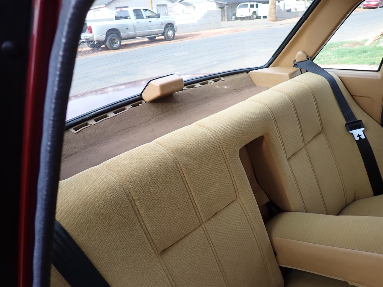 Volvo-240-1987-Red-Beige-7