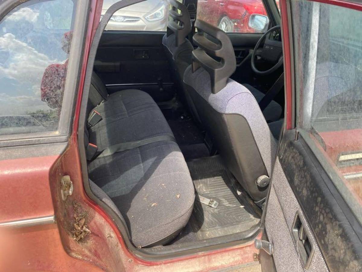 Volvo-240-1989-7