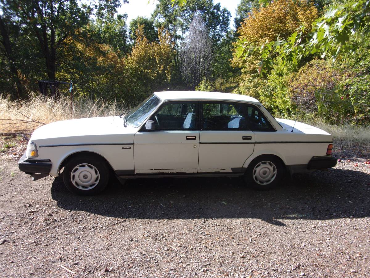 Volvo-240-1991-10