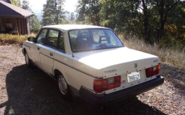 Volvo-240-1991-12