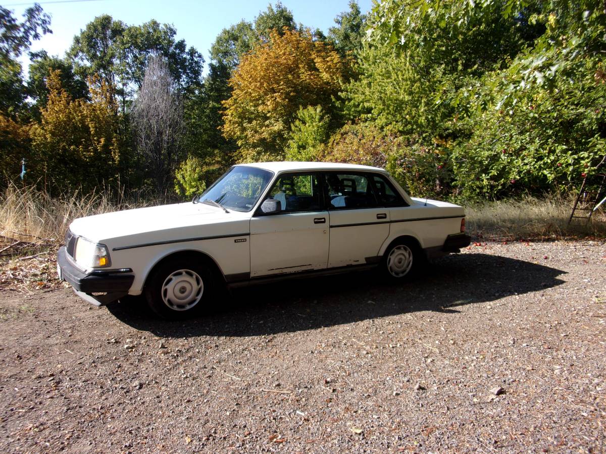 Volvo-240-1991-16