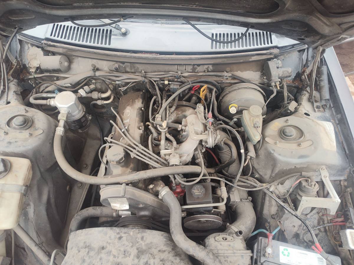 Volvo-240-1991-black-3