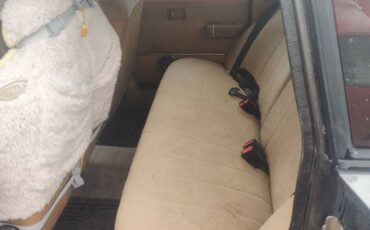 Volvo-240-1991-black-4