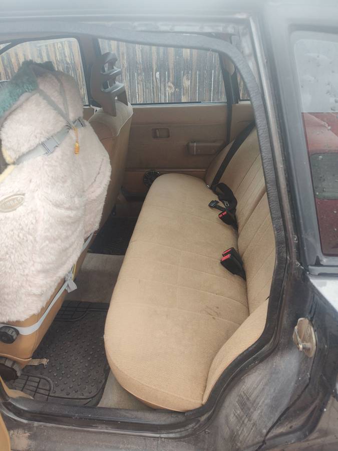 Volvo-240-1991-black-4