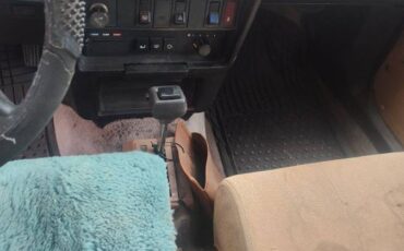 Volvo-240-1991-black-8