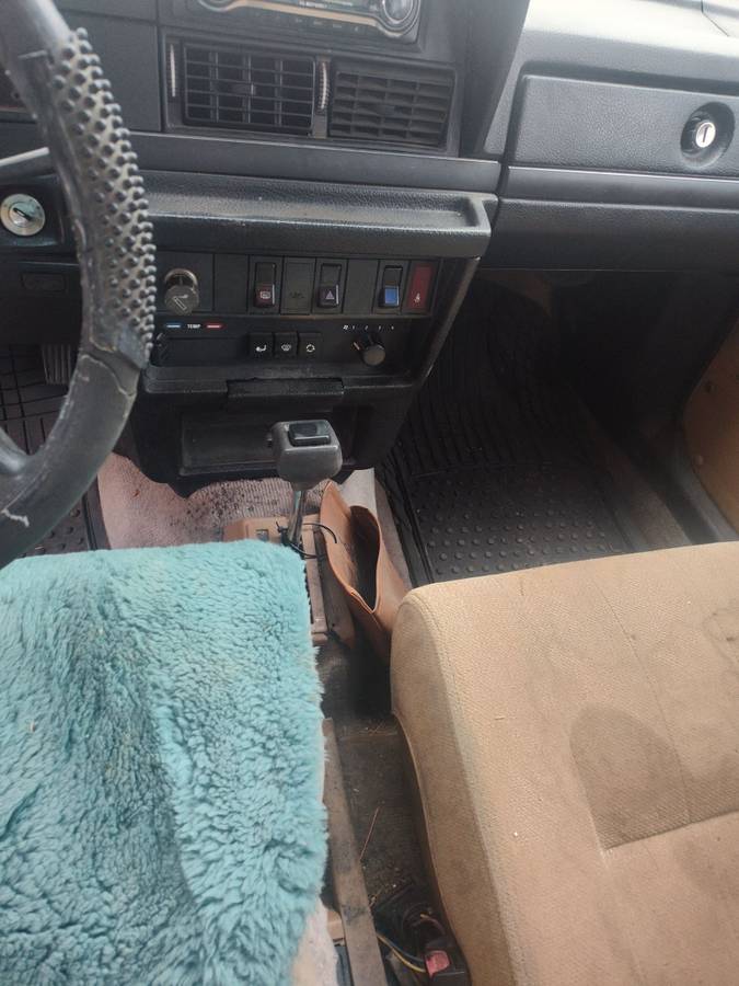 Volvo-240-1991-black-8