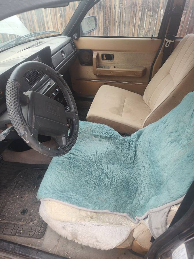 Volvo-240-1991-black-9