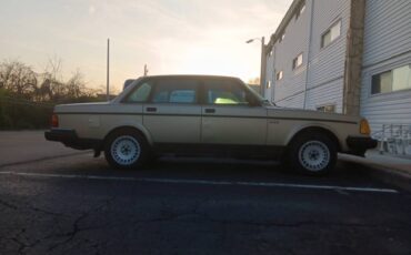 Volvo-240-1992-1