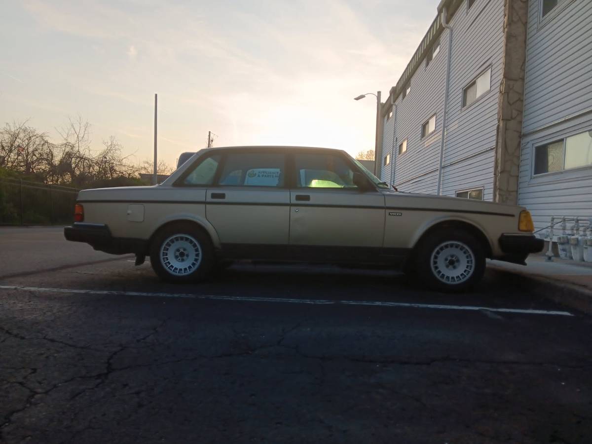 Volvo-240-1992-1