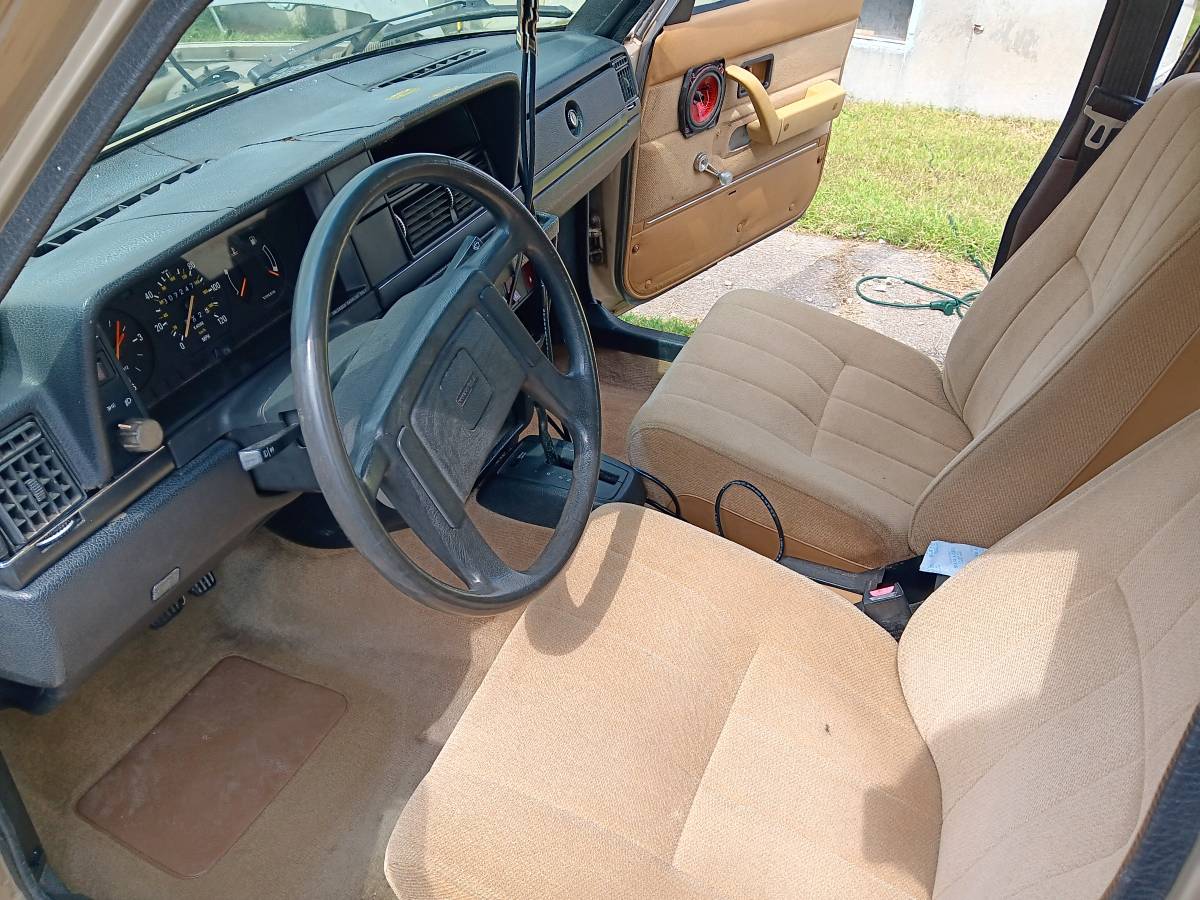 Volvo-240-1992-13