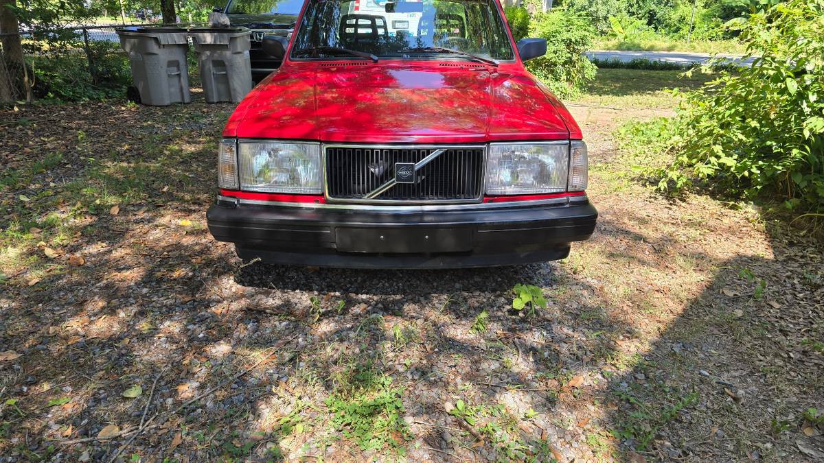 Volvo-240-1993-red-2