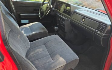 Volvo-240-1993-red-3
