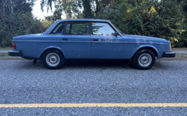Volvo-240-series-1983-blue-5