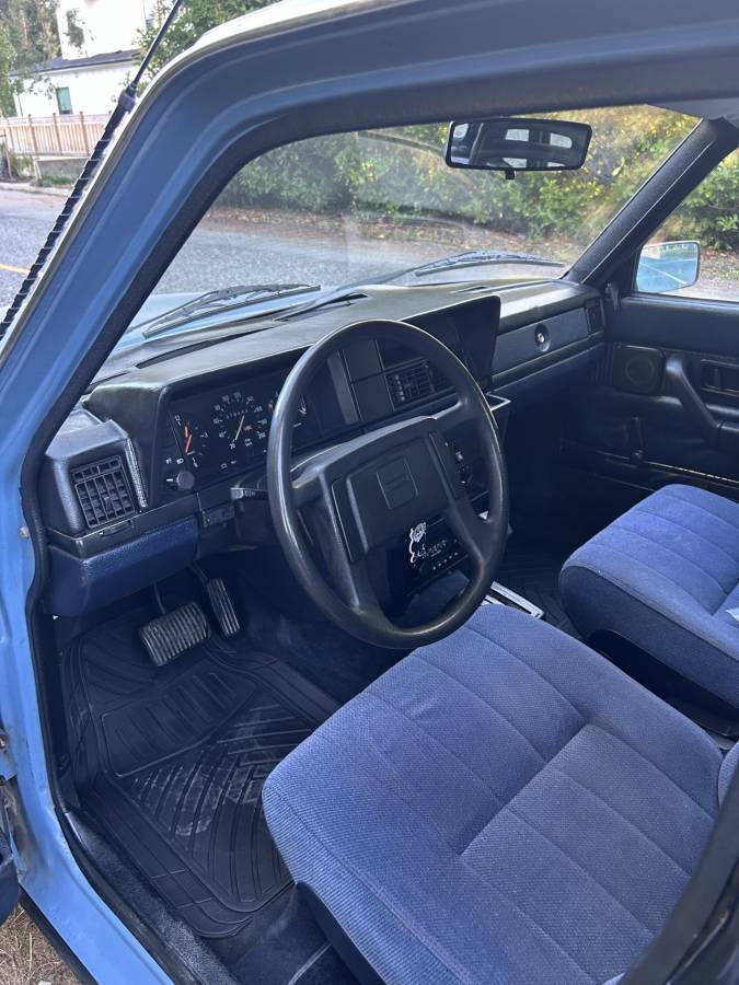 Volvo-240-series-1983-blue-8