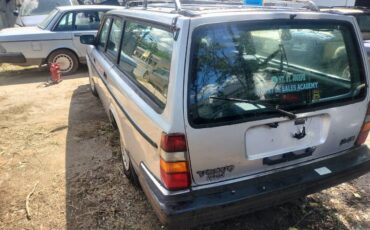 Volvo-240-wagon-1992-3