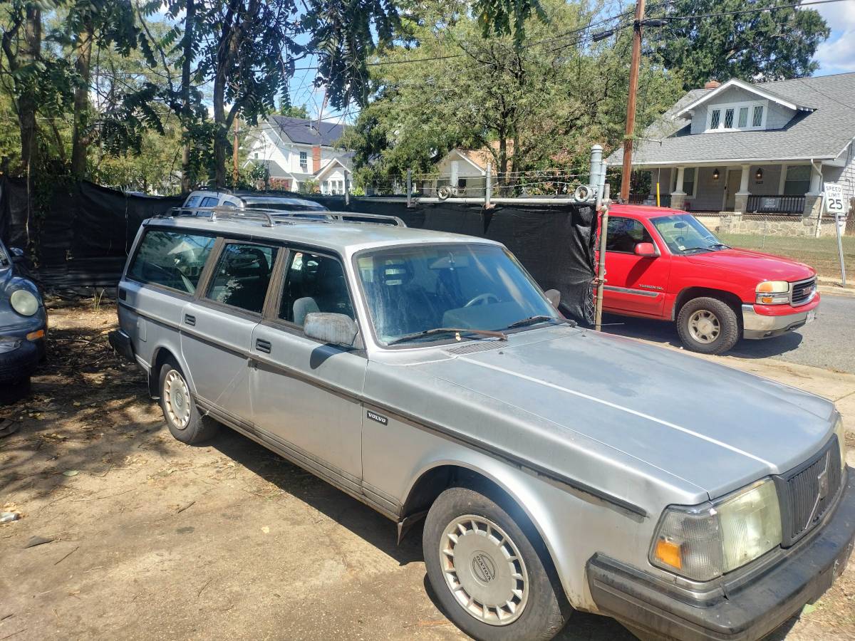Volvo-240-wagon-1992-5