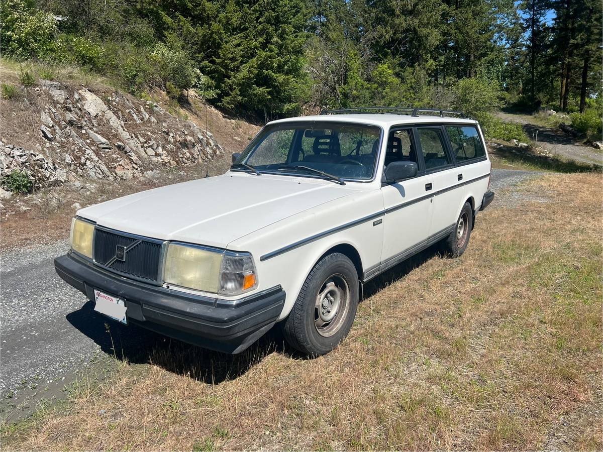 Volvo-245-1987-white-2