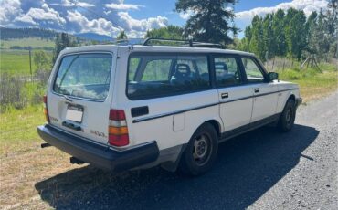 Volvo-245-1987-white-4