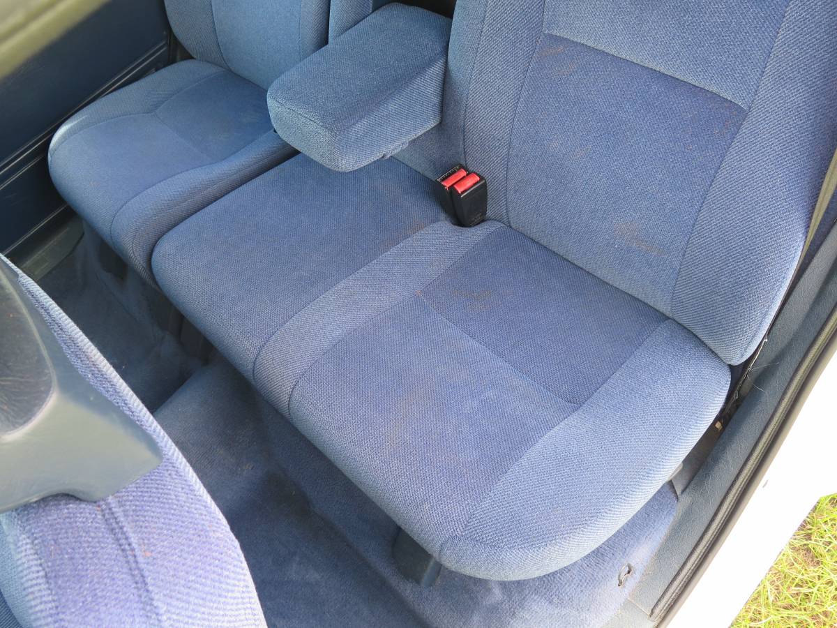 Volvo-740-series-1990-white-12