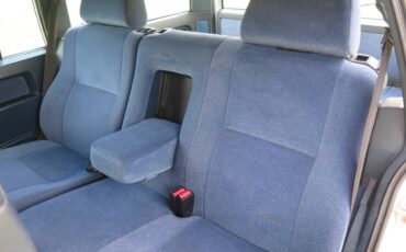 Volvo-740-series-1990-white-13