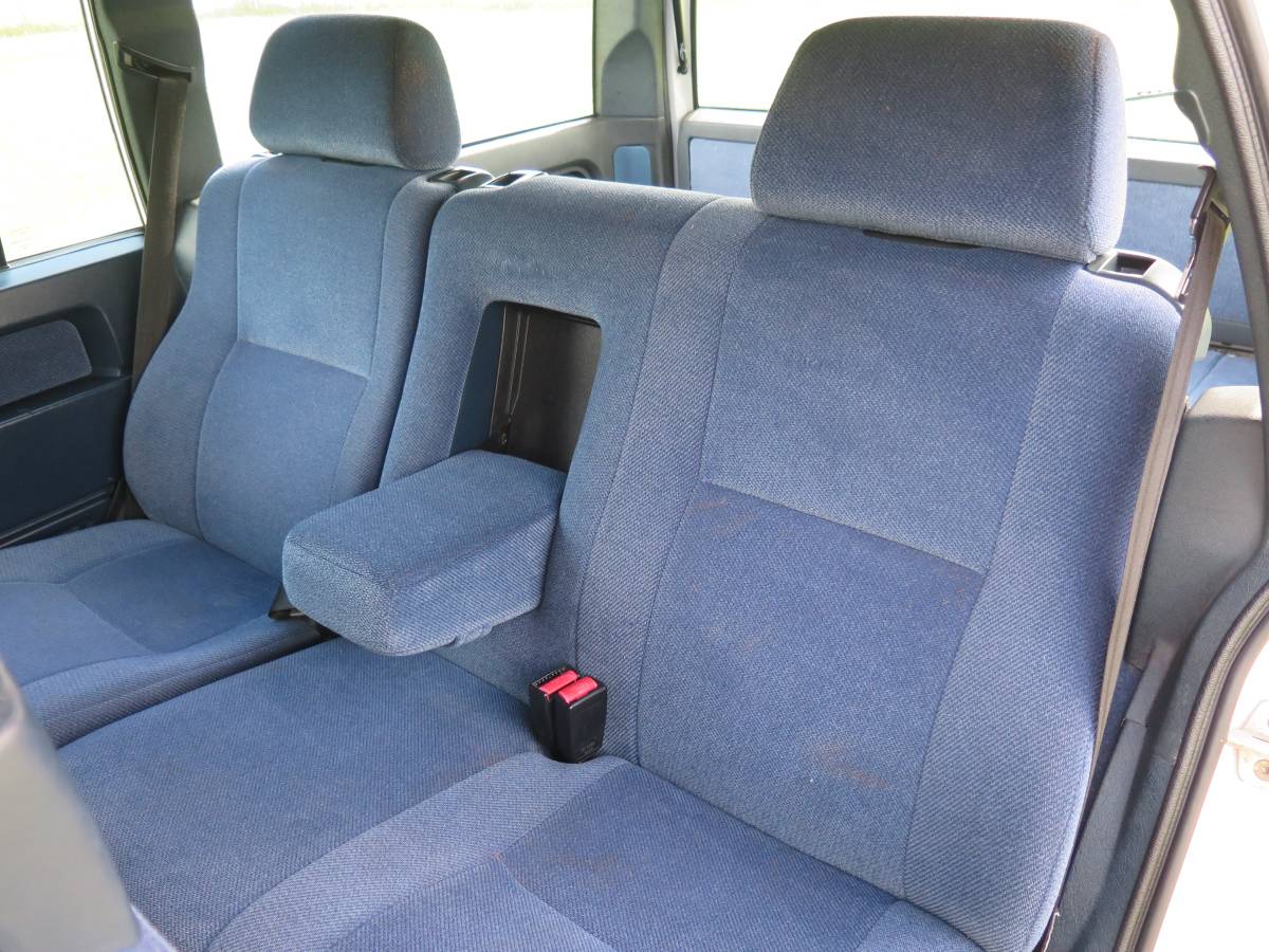 Volvo-740-series-1990-white-13