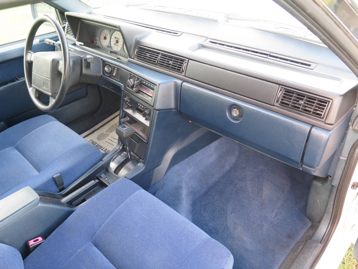 Volvo-740-series-1990-white-20