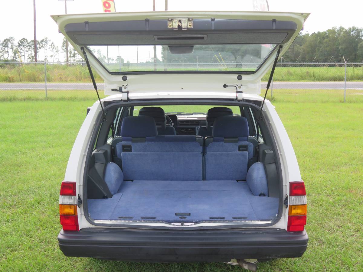 Volvo-740-series-1990-white-21