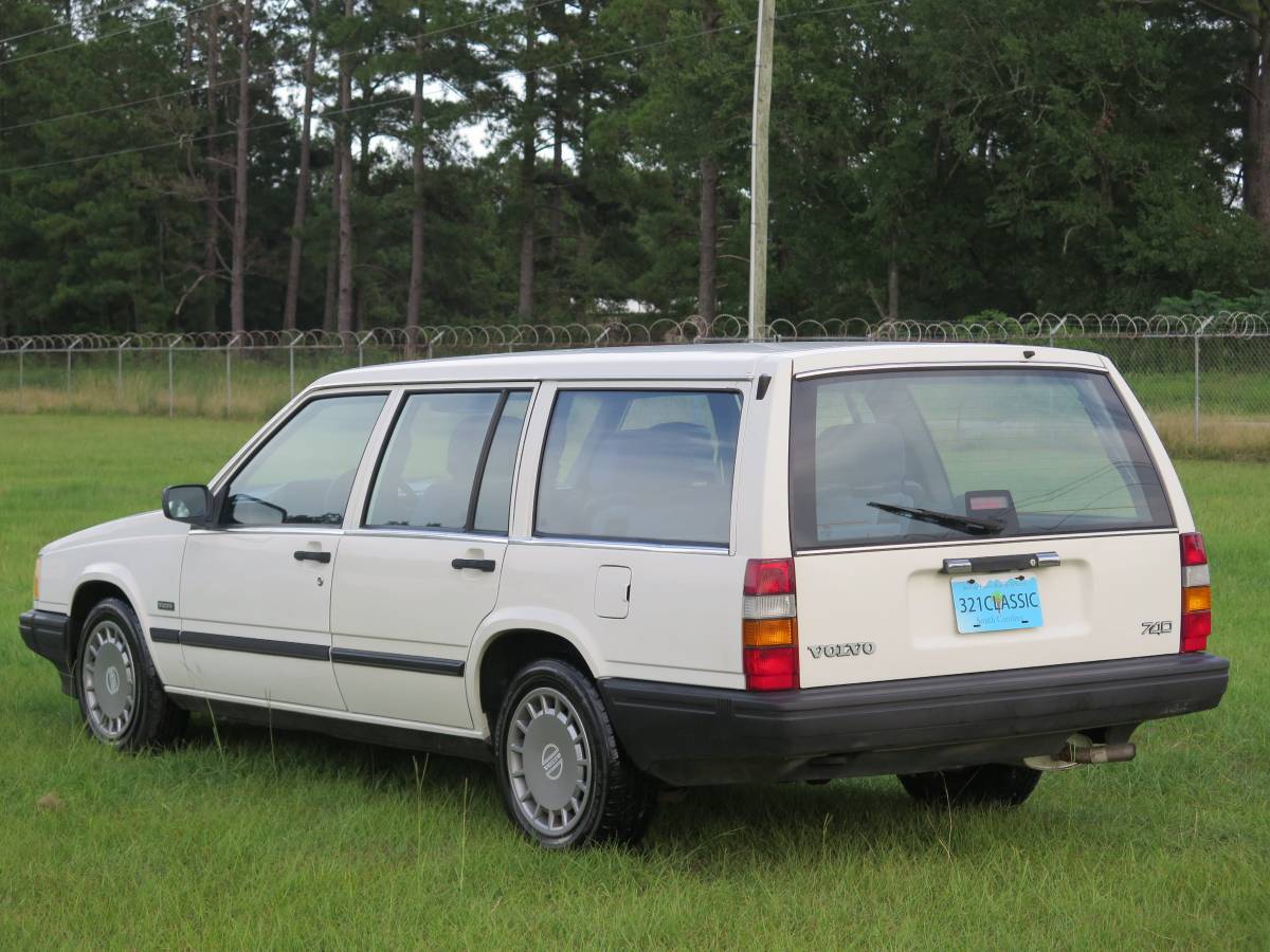 Volvo-740-series-1990-white-5