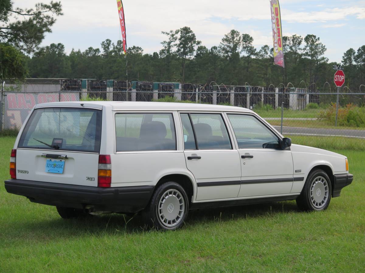 Volvo-740-series-1990-white-7