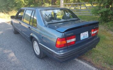 Volvo-940-series-1992-blue-1