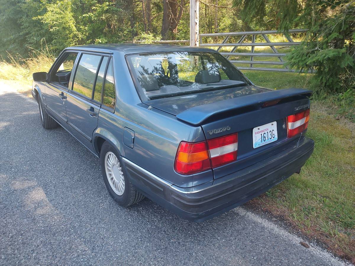 Volvo-940-series-1992-blue-1