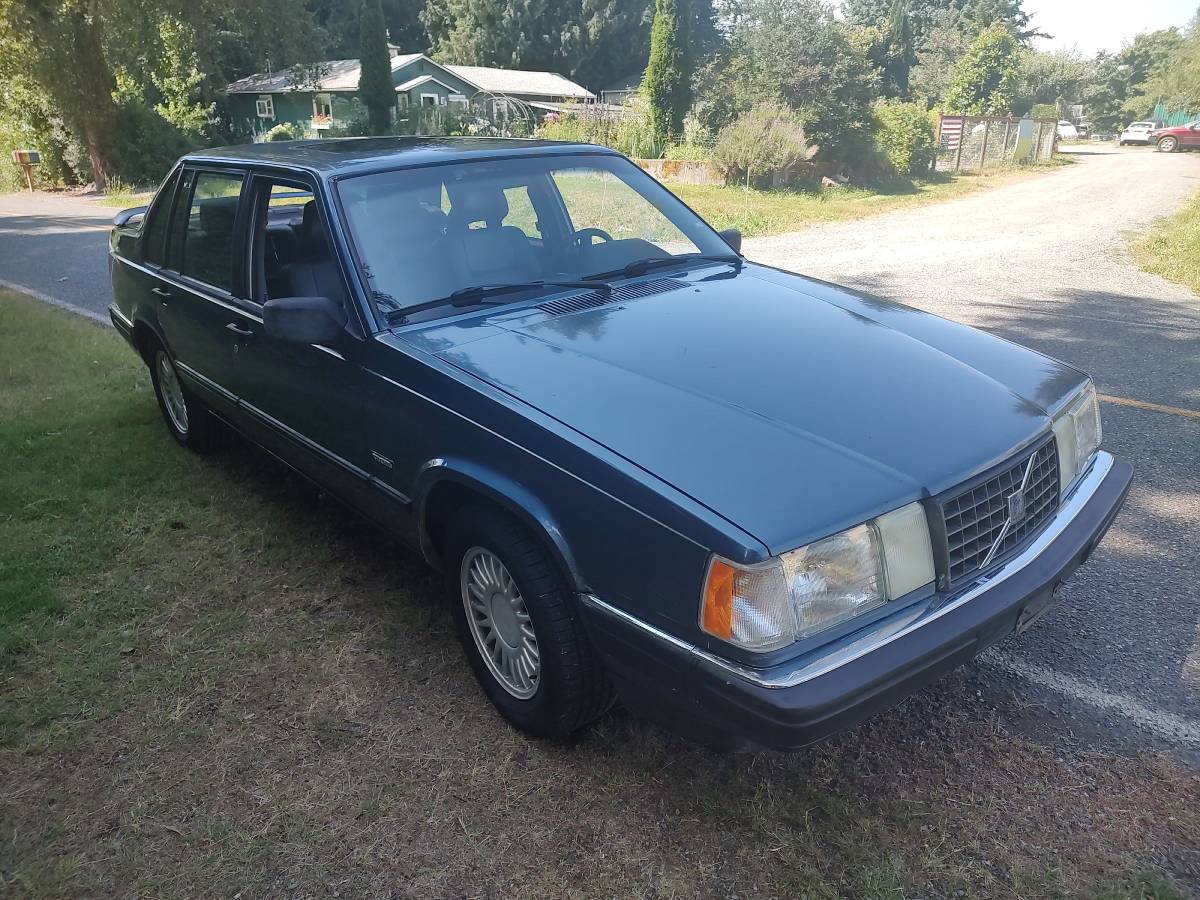 Volvo-940-series-1992-blue-2
