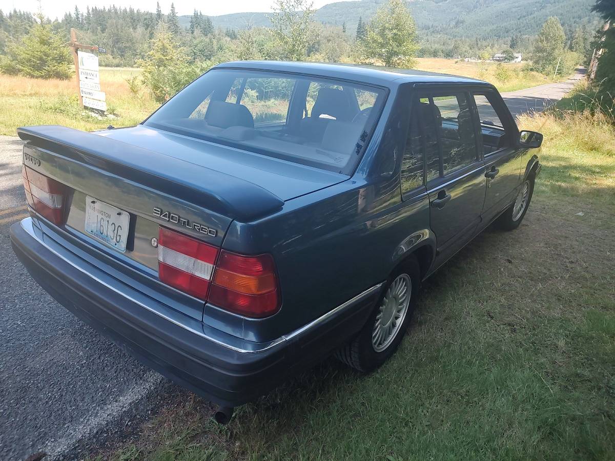 Volvo-940-series-1992-blue-3