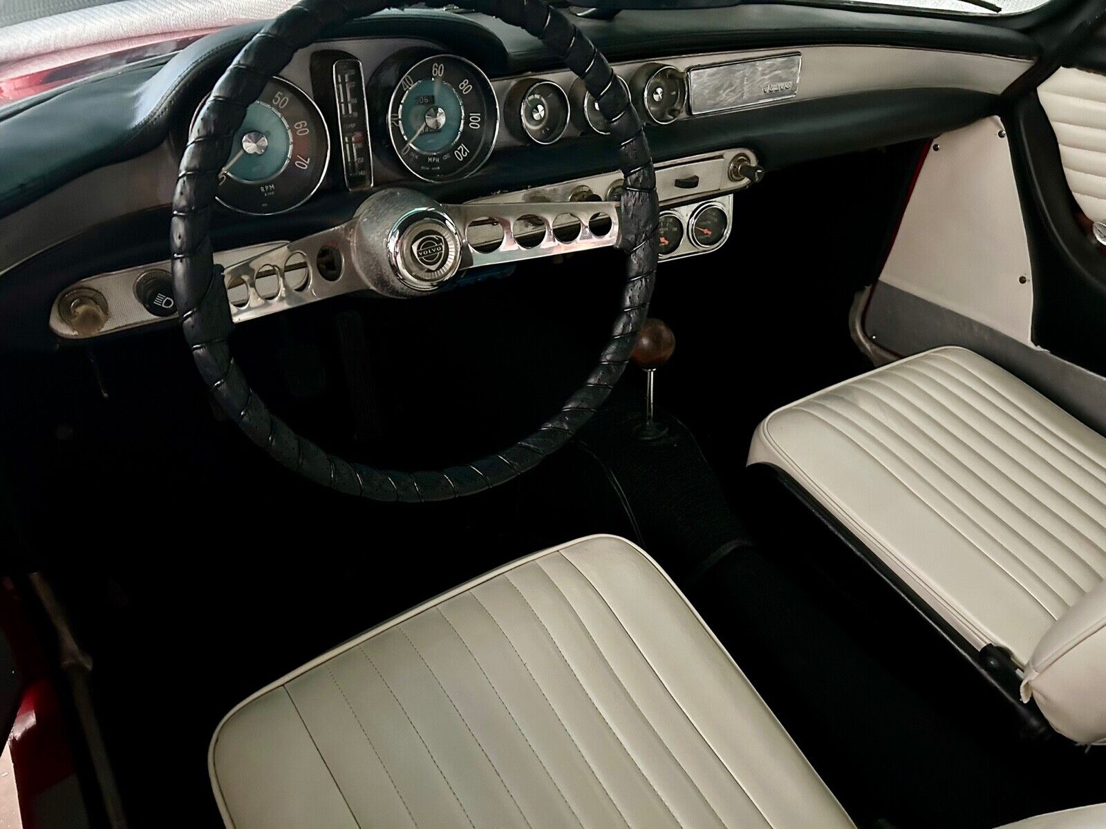 Volvo-P1800-p1800-Jensen-1961-Coupe-18