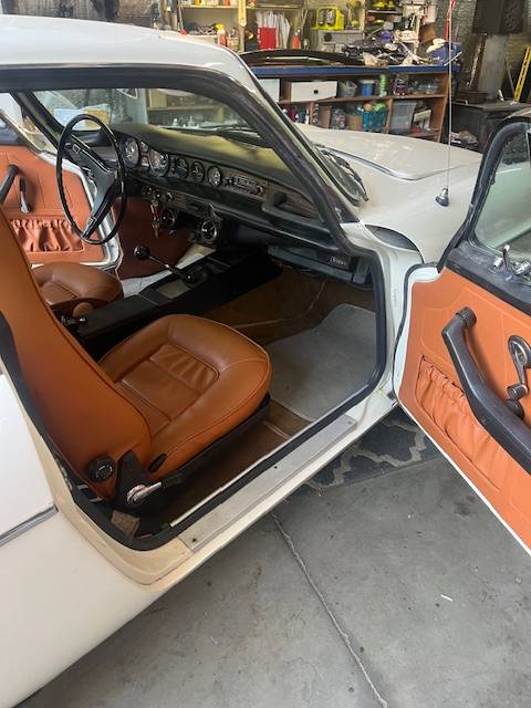Volvo-p1800es-1973-4