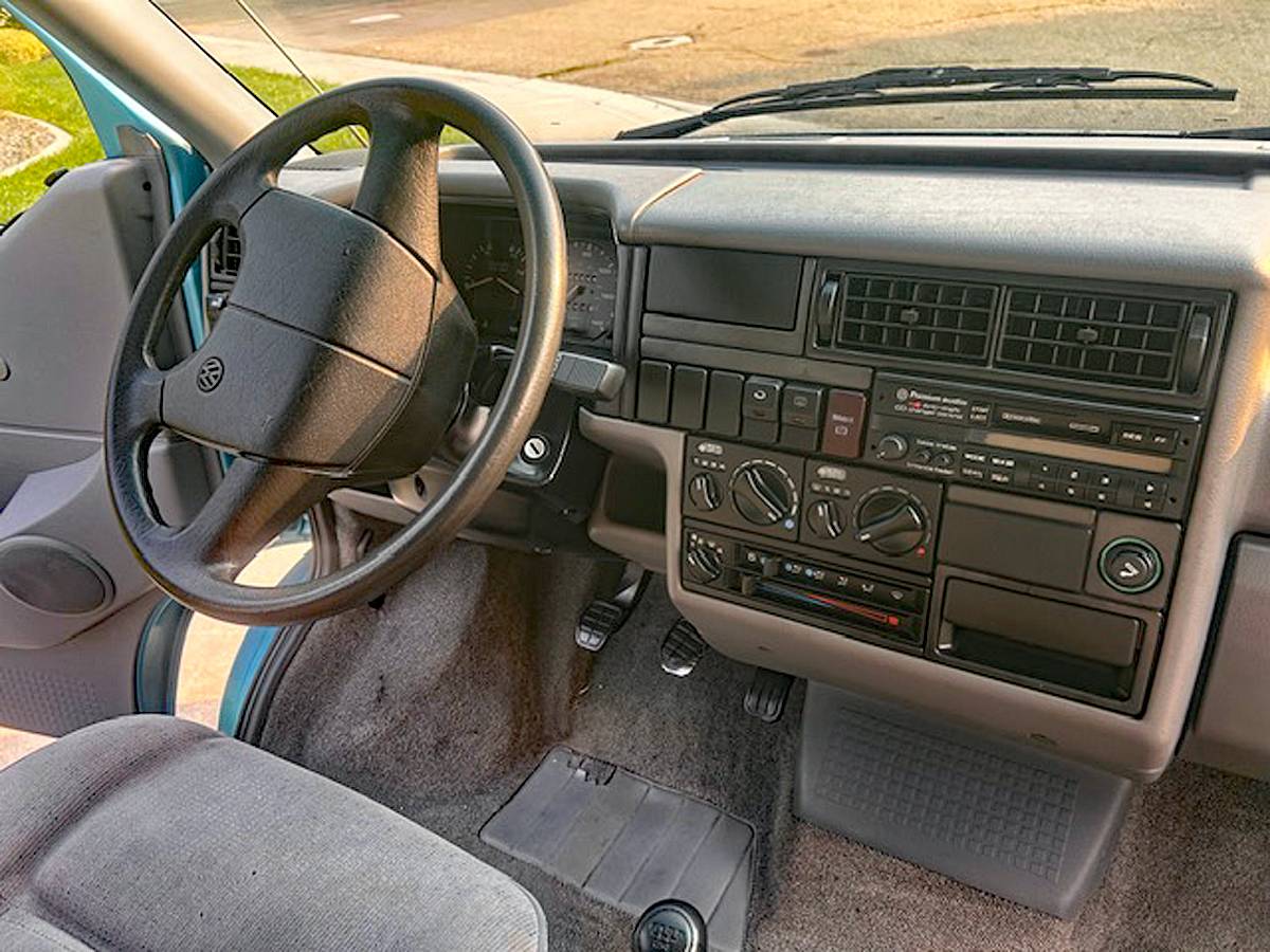 Vw-eurovan-weekender-1993-blue-10