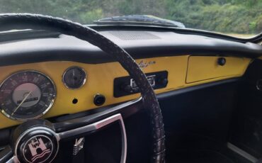 Vw-karmann-ghia-1971-yellow-6