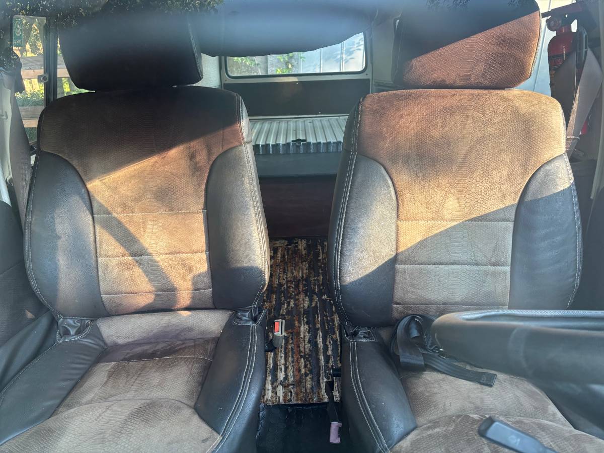 Vw-transporter-camper-combi-1972-brown-10