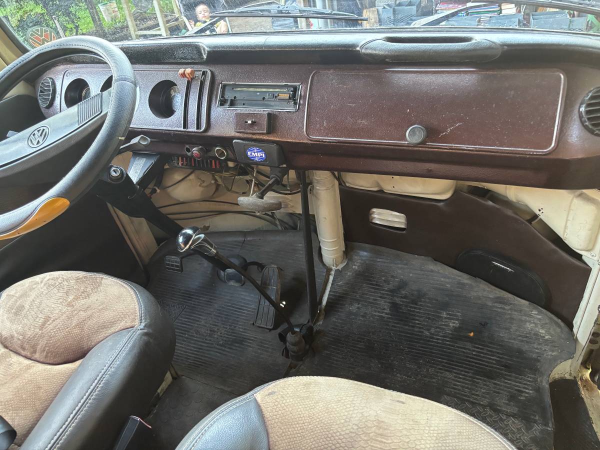 Vw-transporter-camper-combi-1972-brown-11