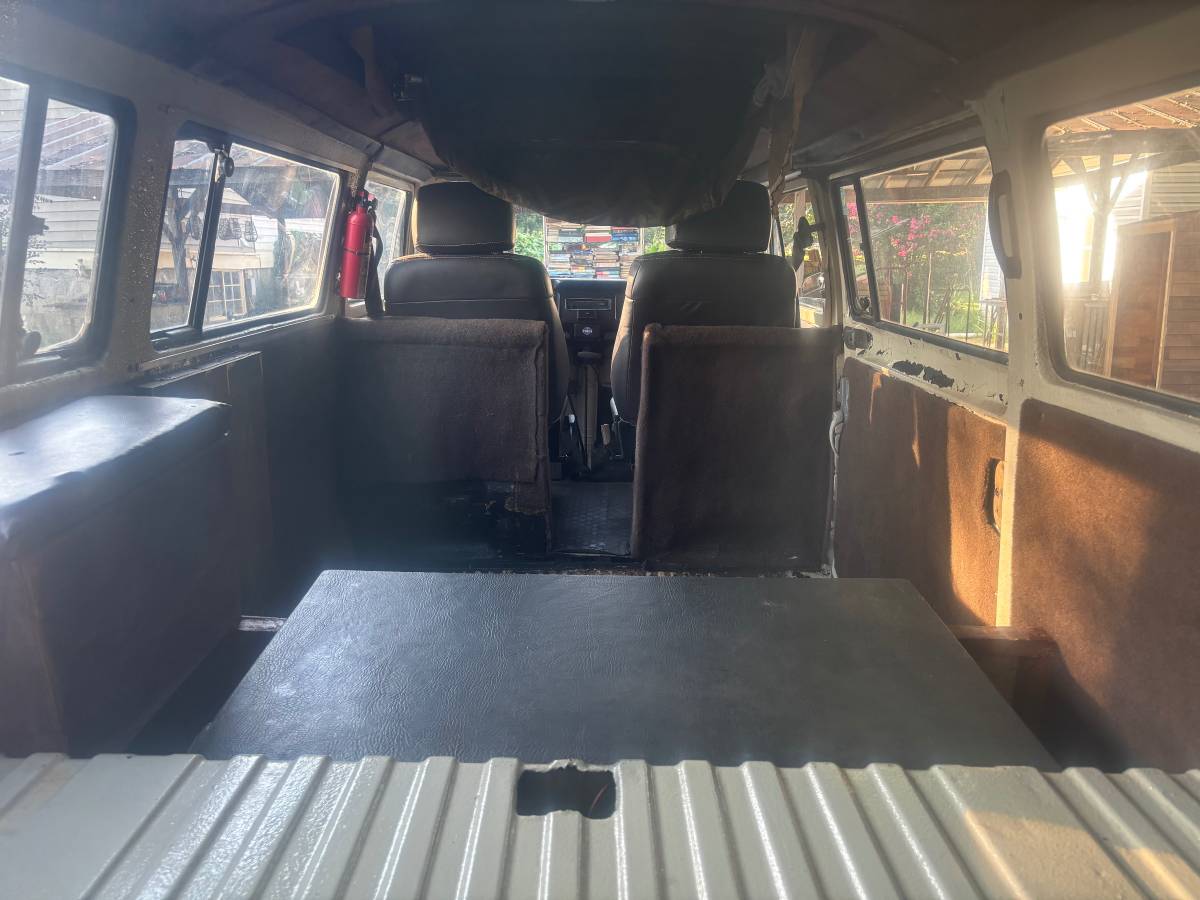 Vw-transporter-camper-combi-1972-brown-20