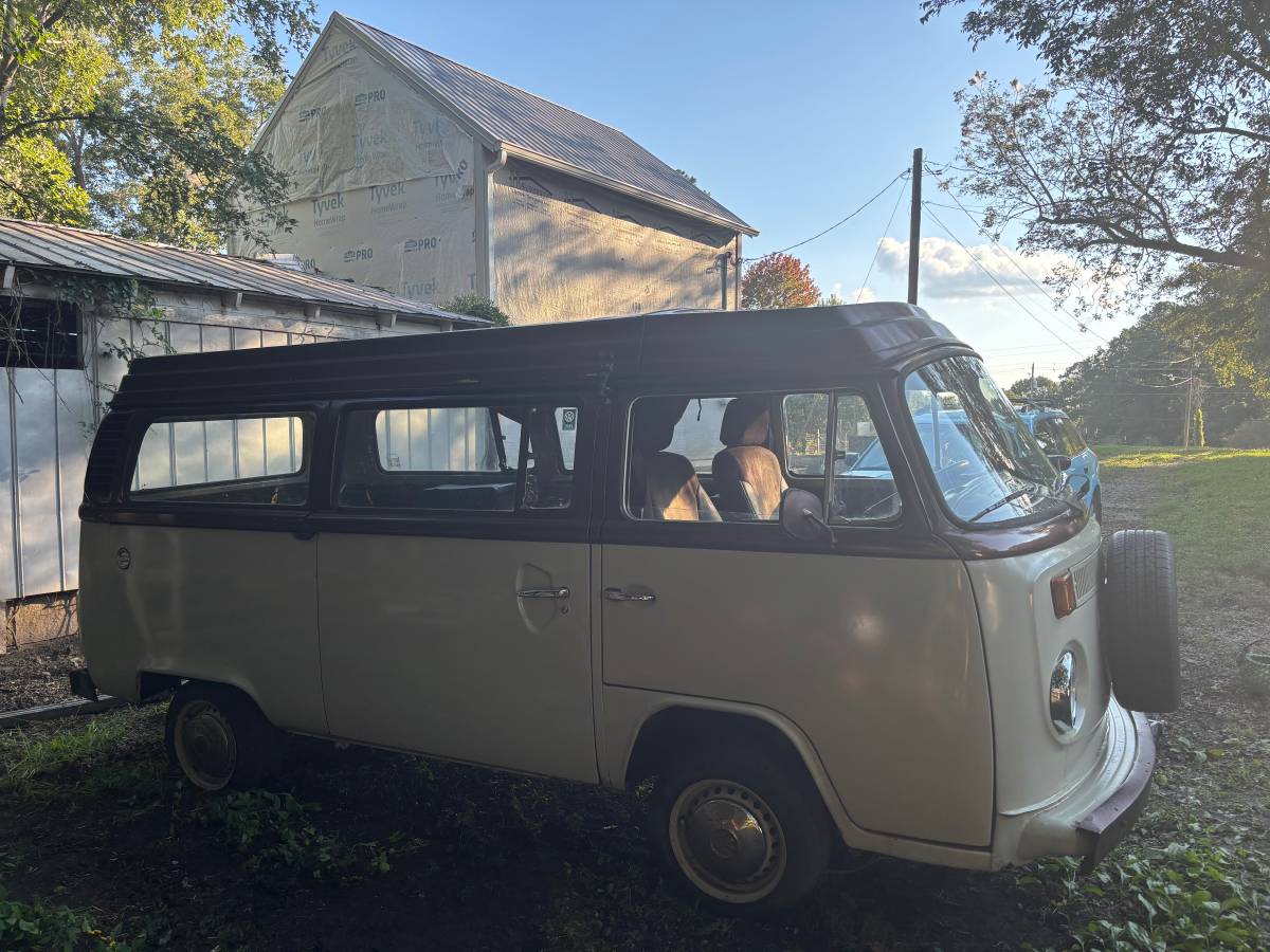Vw-transporter-camper-combi-1972-brown-21