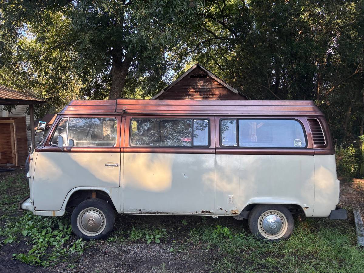Vw-transporter-camper-combi-1972-brown-3