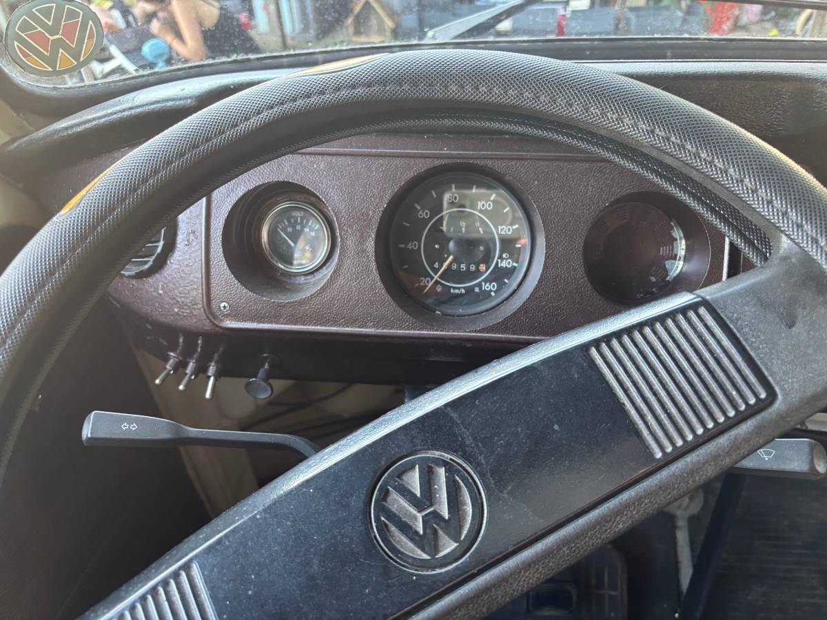 Vw-transporter-camper-combi-1972-brown-8