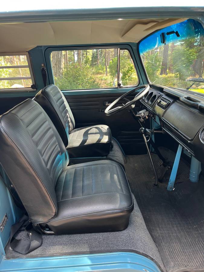 Vw-type-2-transporter-1970-blue-13
