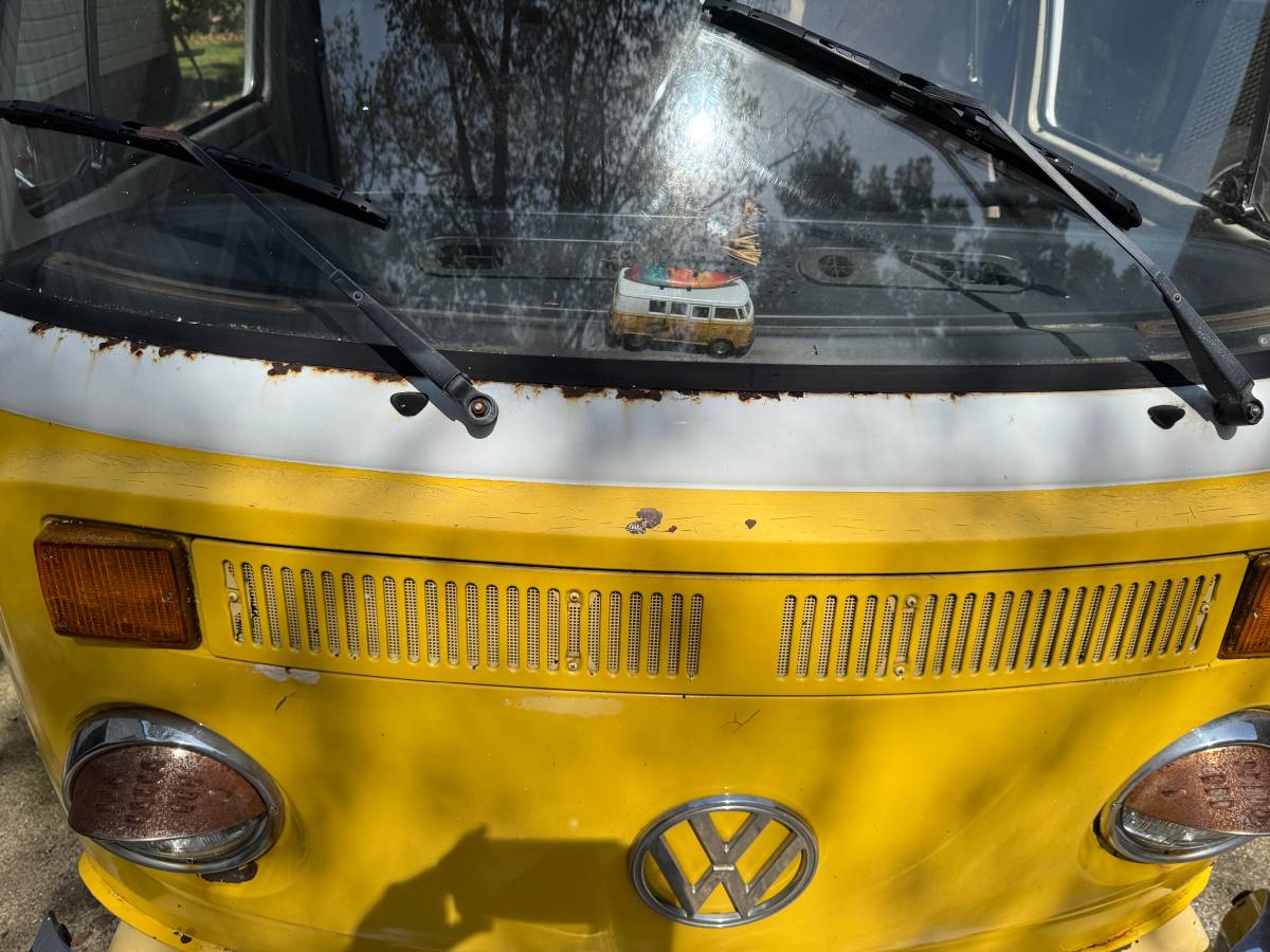Vw-type-2-transporter-van-1977-yellow-8