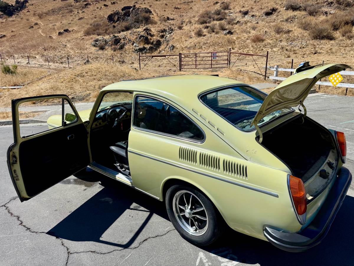 Vw-type-3-1971-yellow-4