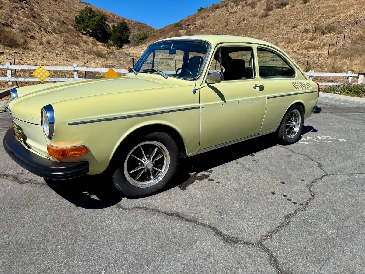 Vw-type-3-1971-yellow-7